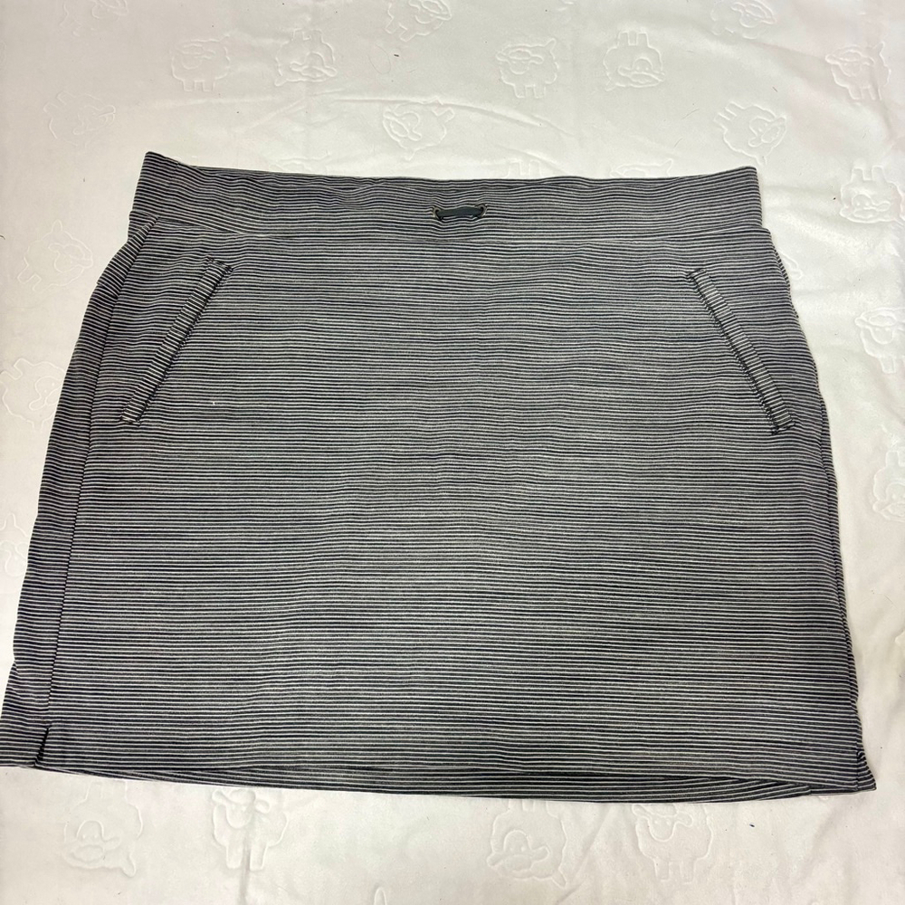 Women's Athleta Navy Blue and White Striped Skort XLT Tennis, Pickleball, Golf